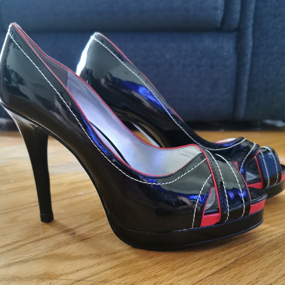 Shoes - Picture 2 of 2